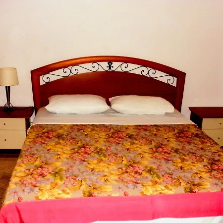 Via Atheneo Boutique Bed & Breakfast Bucharest